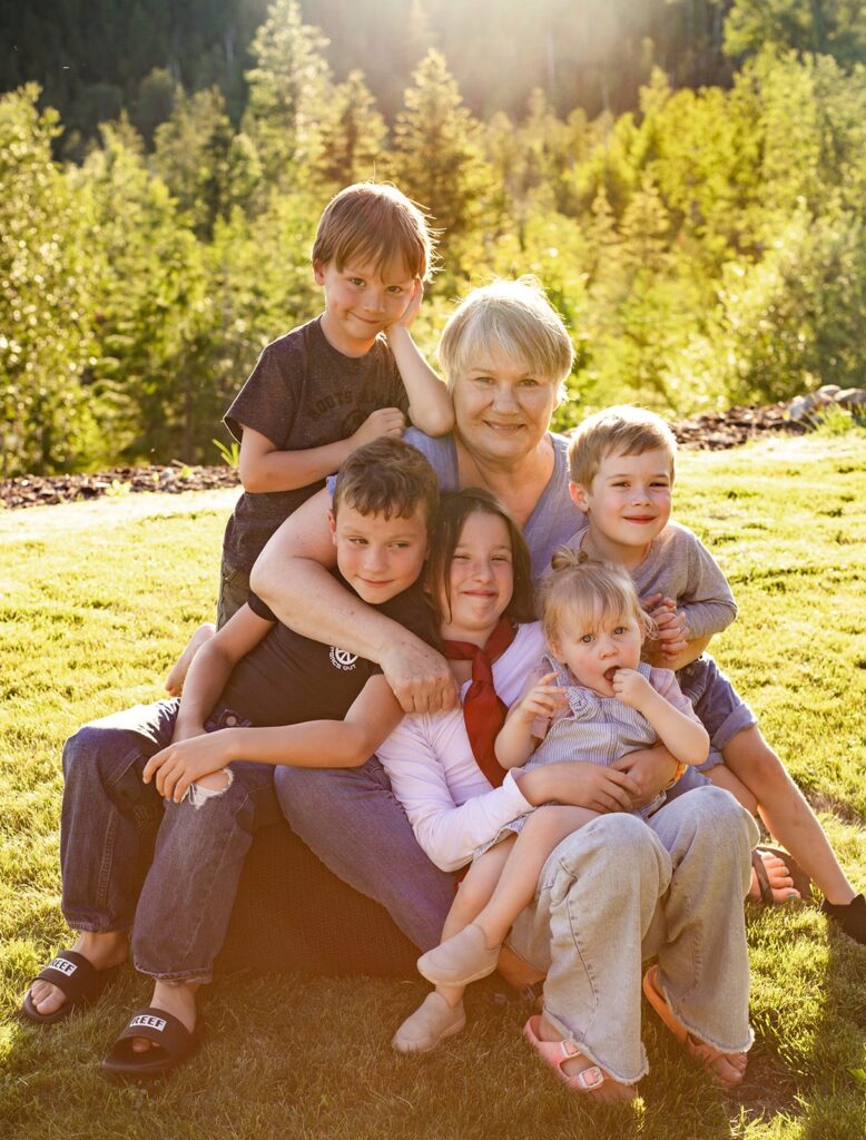 Deborah Sterritt et ses petits-enfants